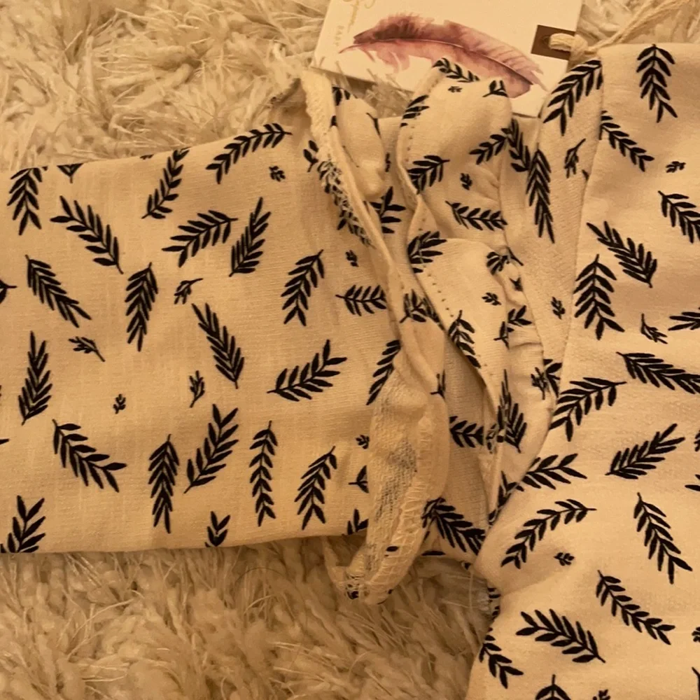 NWT Jessica Simpson Baby Girls Feather Print Wild Two Piece Set!